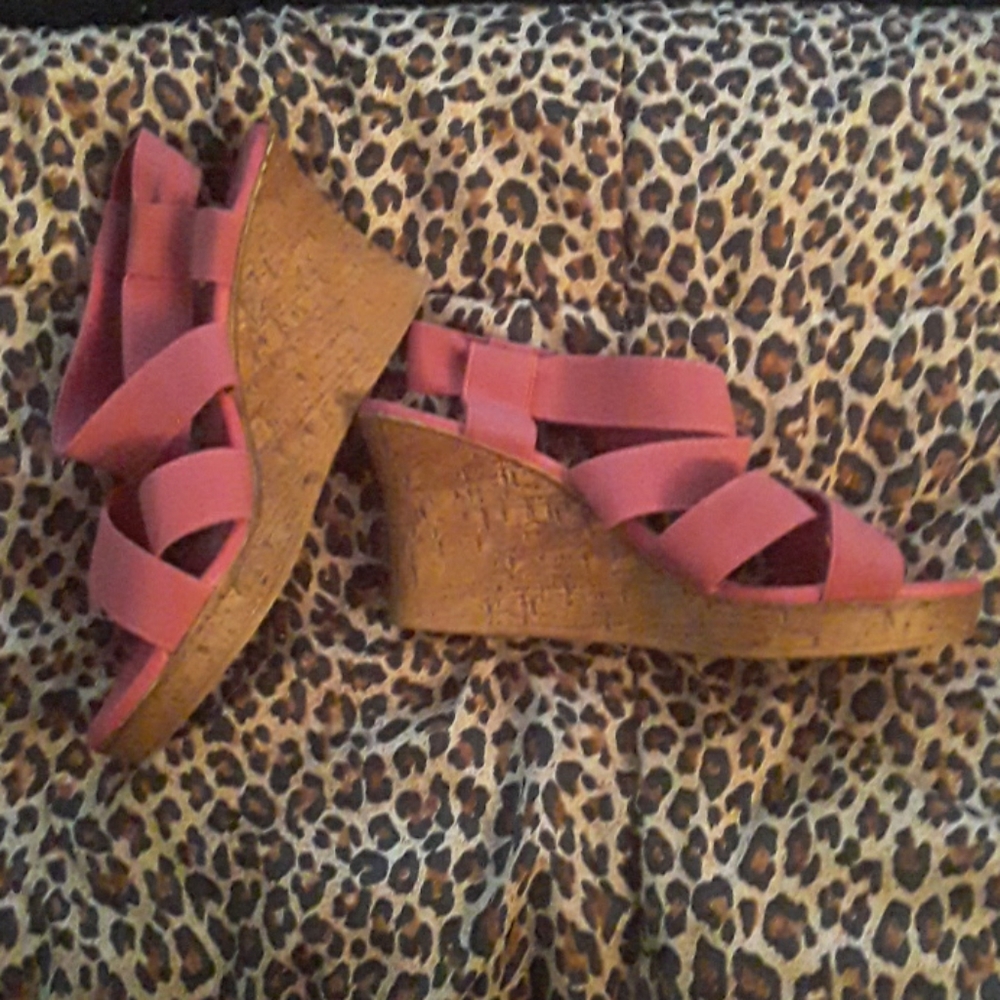 Max Rave Pink Wedge Heels - Picture 2 of 4